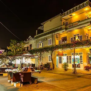 https://moons-homestay.hotelsofhoian.com