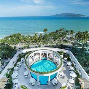 Hotel Sunrise Beach & Spa, Nha Trang